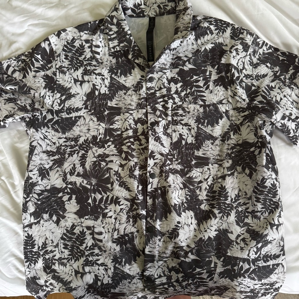 Lululemon Men’s Airing Easy Camp Collared Shirt